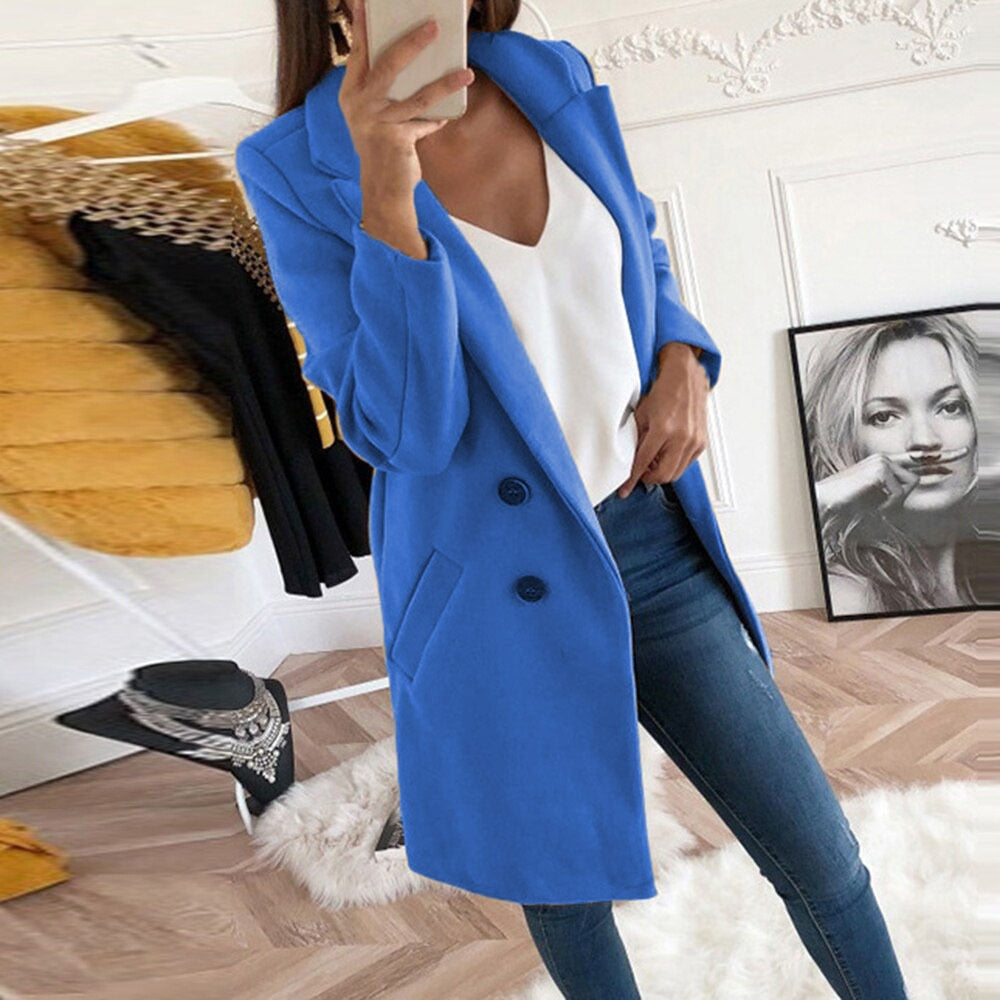 Vêtement extérieur femme, manteau long élégant et polyvalent, offrant chaleur et style pour l'hiver.