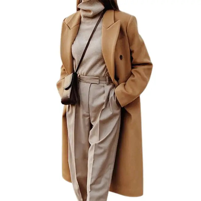 Manteau femme élégant en laine pour l'hiver, chaud et confortable. Mode hivernale raffinée.
