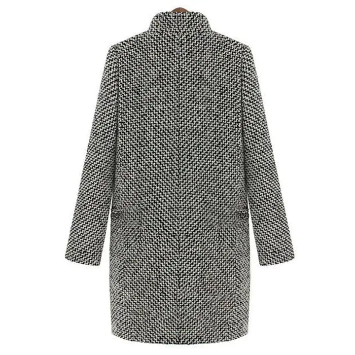 Manteau long femme chic en tweed, polyvalent pour un vestiaire élégant. Idéal pour soirée ou quotidien.