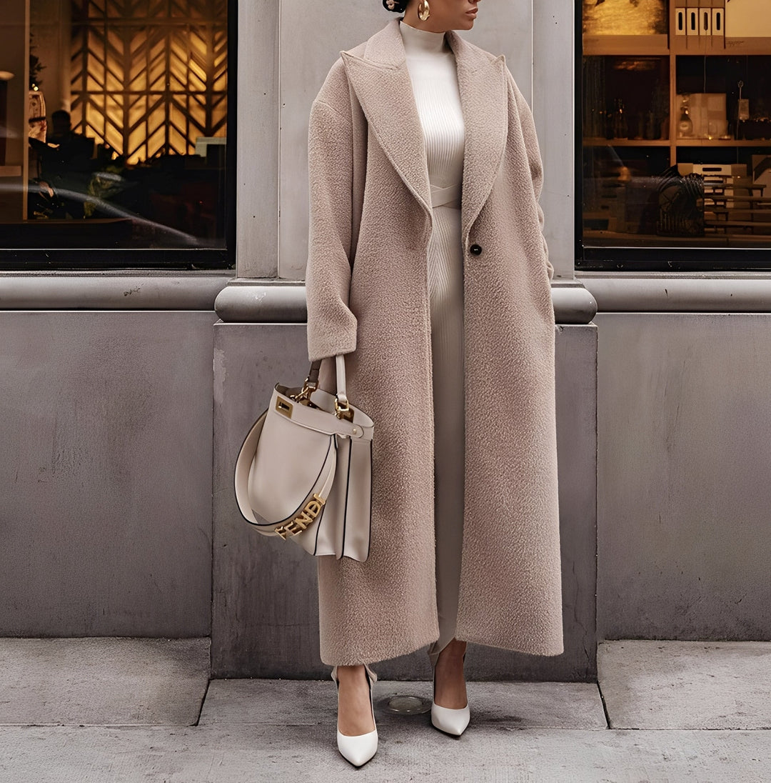 Veste hiver femme tendance, confortable et mode, manteau long oversize pour un style chic et moderne.