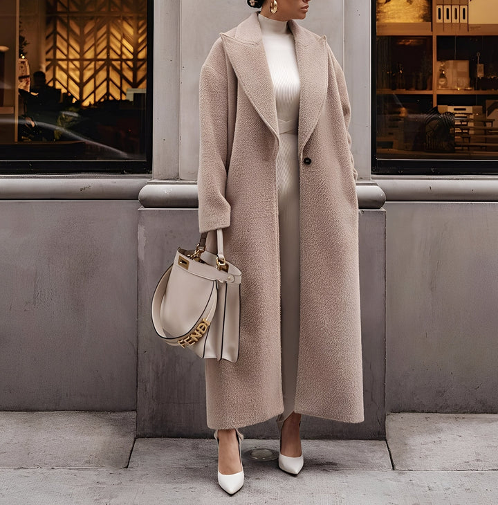 Veste hiver femme tendance, confortable et mode, manteau long oversize pour un style chic et moderne.