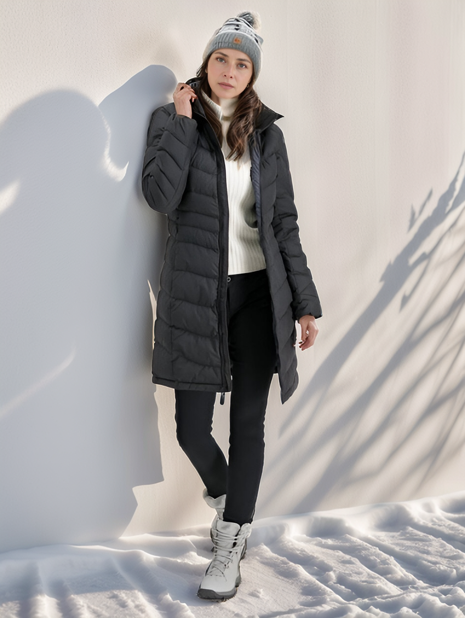 Manteau déperlant femme, long et chaud. Protection élégante contre le froid et la pluie. Vêtement d'hiver.