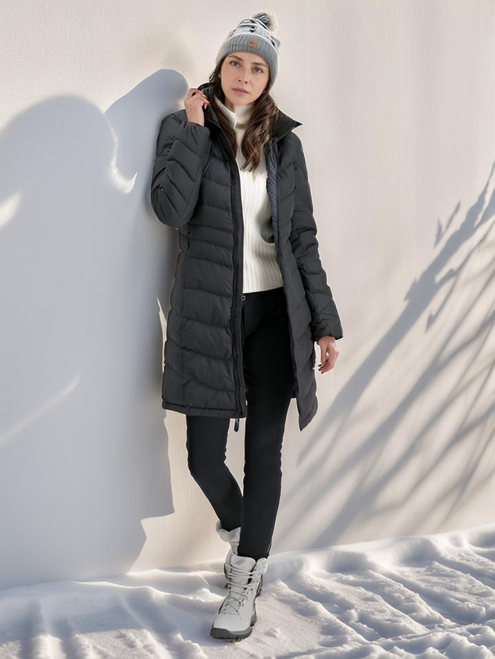 Manteau déperlant femme, long et chaud. Protection élégante contre le froid et la pluie. Vêtement d'hiver.