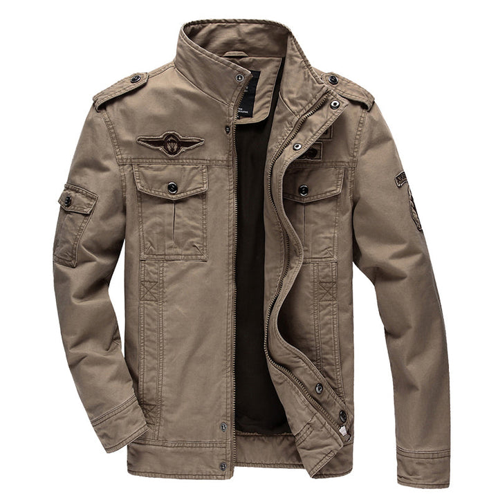 Manteau mi-long homme, style militaire décontracté.  Coupe ajustée, poches multiples.