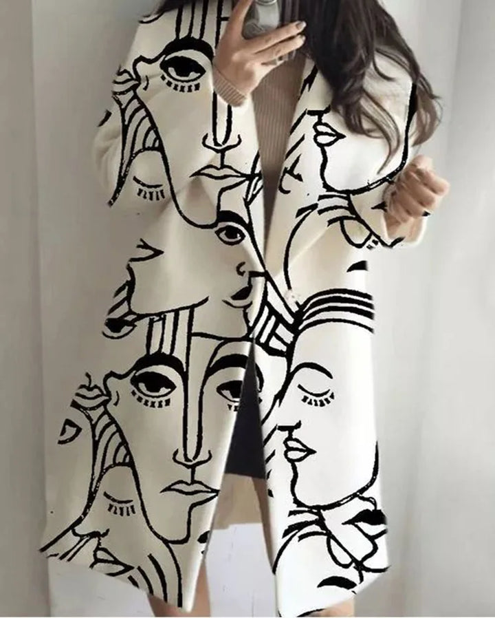Manteau long femme, design épuré oversize. Confortable et moderne pour toute occasion.