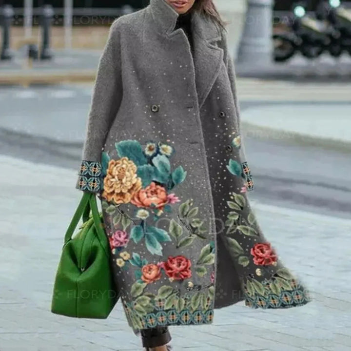 Manteau long femme, design oversize confortable. Essentiel mode automne-printemps.