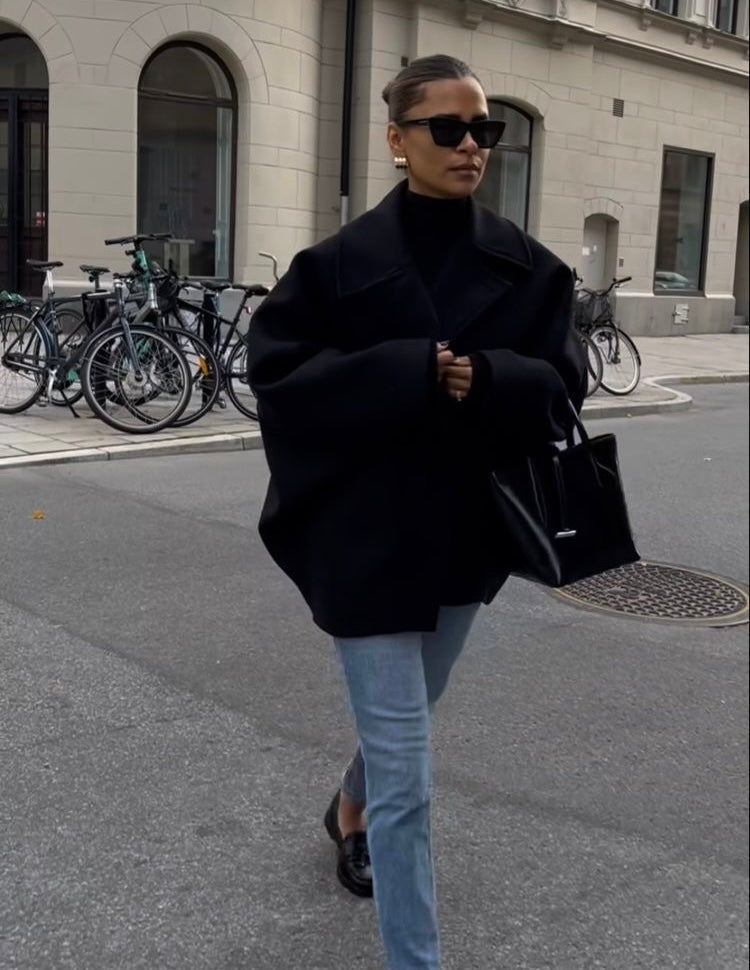 "Manteau oversized en laine femme, coupe moderne, couleur beige, chic et chaleureuse, parfait pour l'automne"