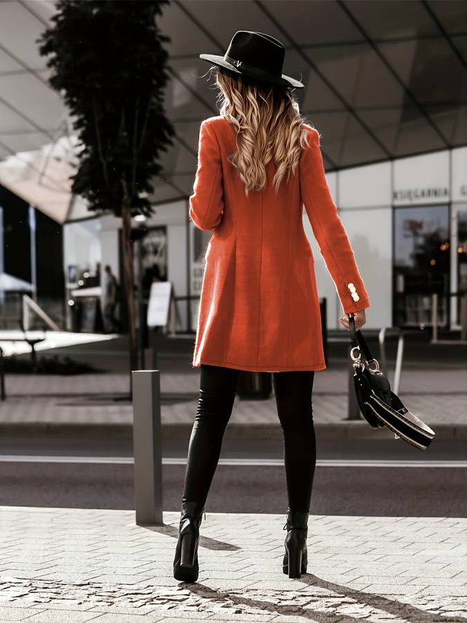 Manteau tailleur femme double boutonnage, élégant et long, idéal pour un look hivernal mode.
