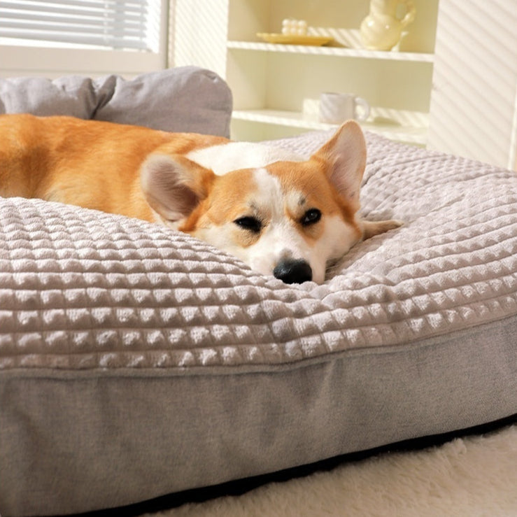 Matelas XXL pour chien, grand lit confortable et moelleux. Couchage épais, design élégant.