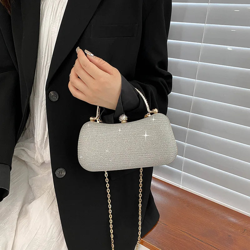Petit sac à main pochette noir chic strass, idéal pour mariages, soirées et événements formels.