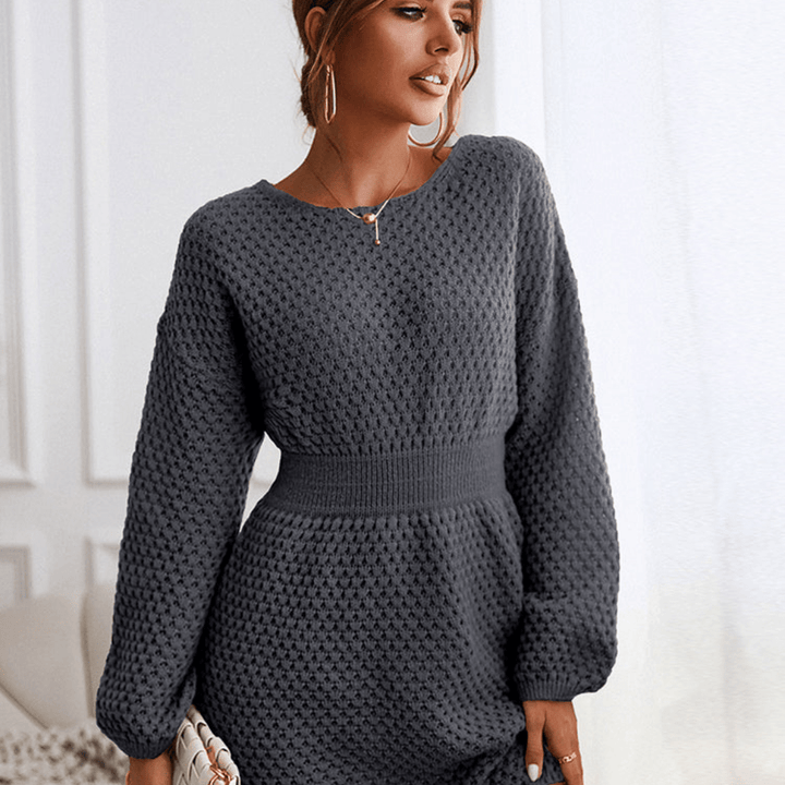 Robe pull mini femme confortable à manches longues, idéale pour un style chic et décontracté en hiver.