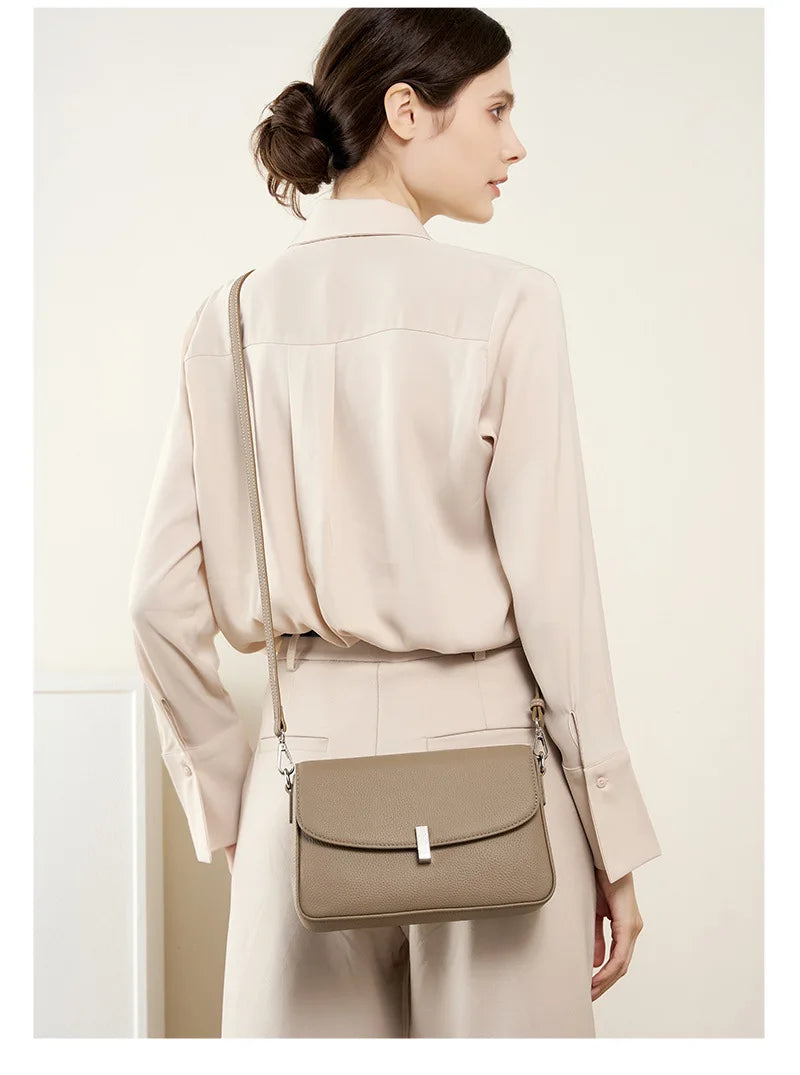 Sac de soirée pour femme, petit format, en cuir brillant, avec chaîne dorée, très élégant