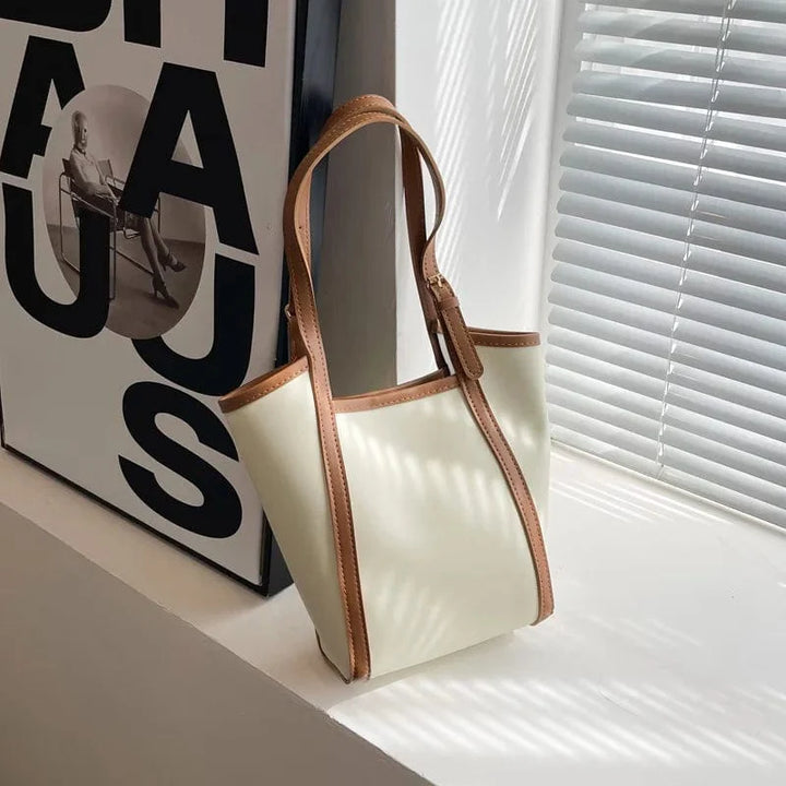 Mini sac à main cabas noir intemporel en cuir vegan, idéal pour femme, parfait accessoire de ville