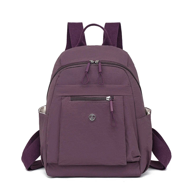 Mini sac à dos élégant pour femme, accessoire chic parfait pour le quotidien.