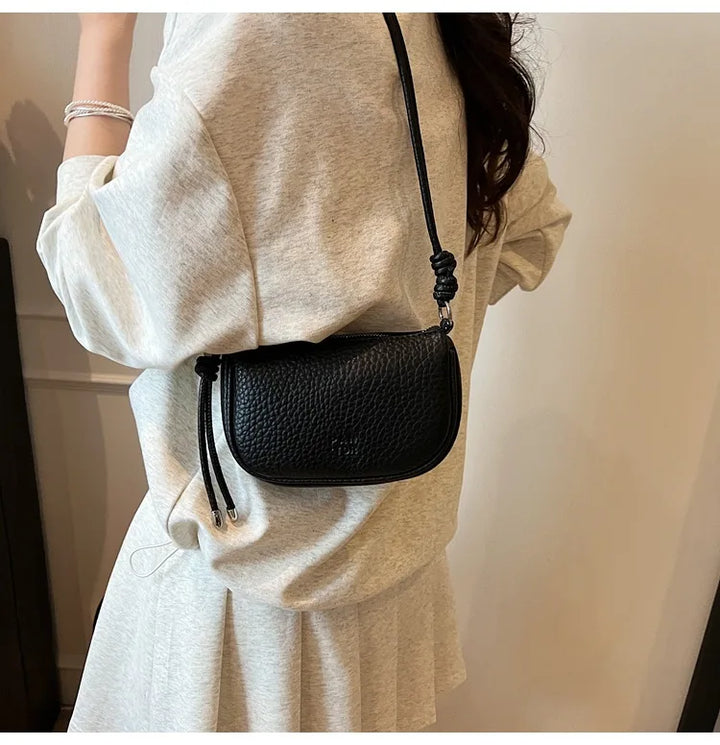 Mini sac à main compact pour femme, en similicuir, style élégant, idéal comme sac d'épaule pratique.