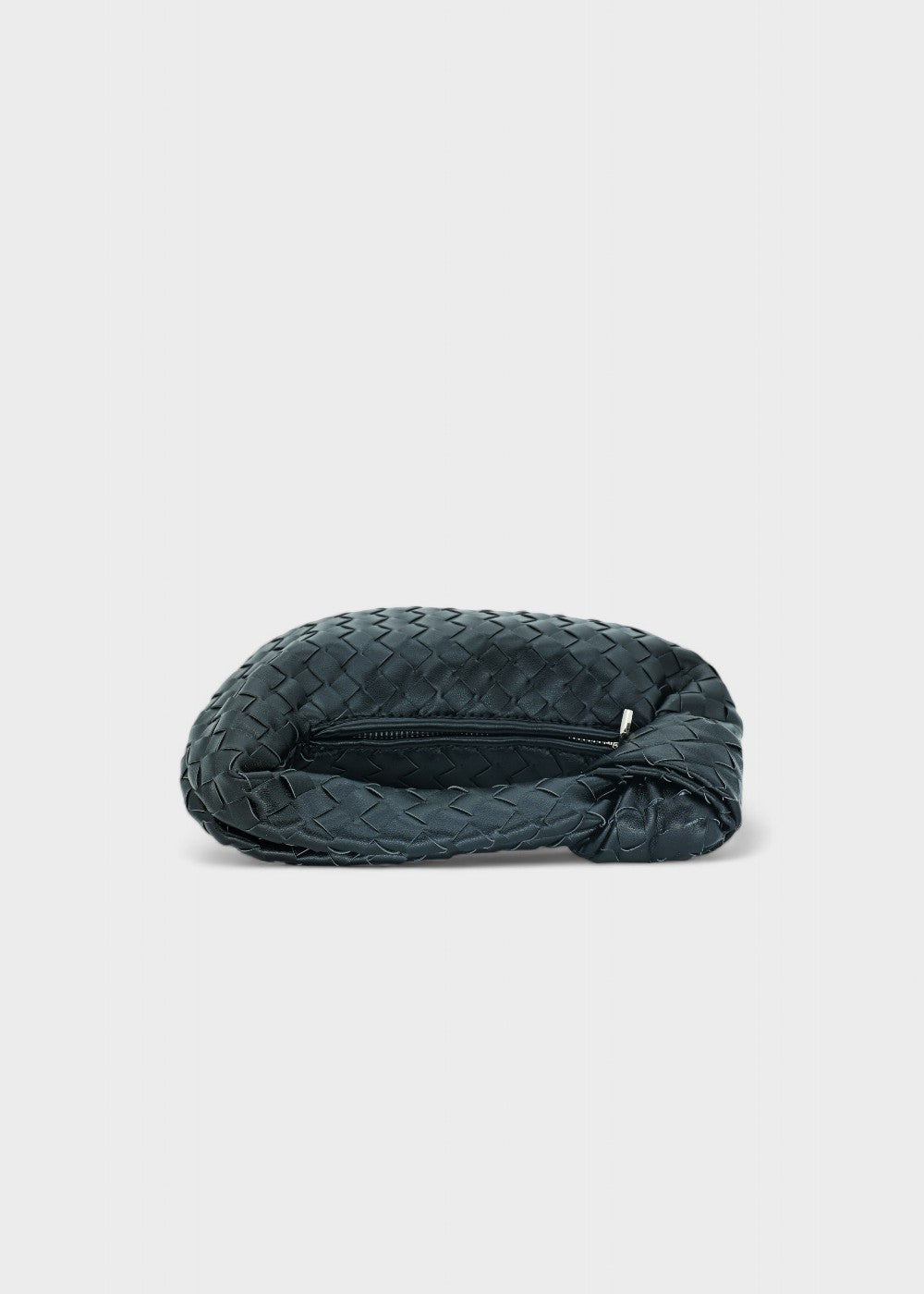 Sac hobo mini tressé femme, design élégant, poignée nouée en cuir synthétique. Idéal pour un look chic.