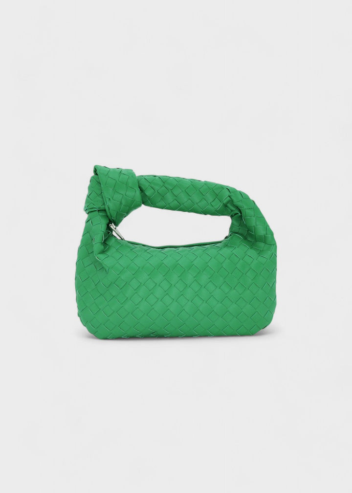 Élégant mini sac tressé femme, poignée nouée. Idéal pour un look chic et tendance au quotidien.