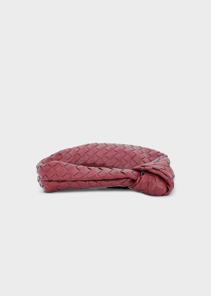 Sac tressé en cuir synthétique, style hobo mini, poignée nouée chic. Un accessoire élégant pour femme.
