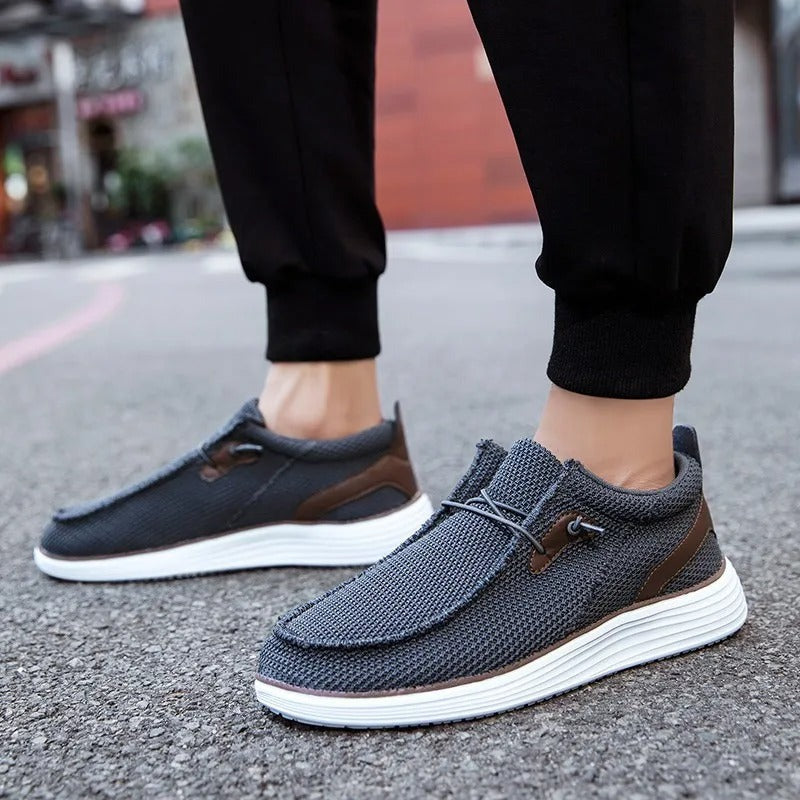 "Mocassins bateau homme élégants et confortables, tige respirante, design léger, couleur marine, style décontracté chic."