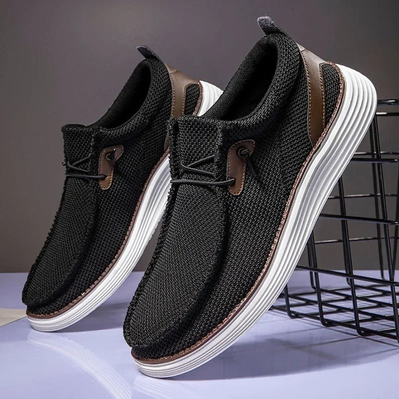 "Mocassins bateau homme élégants et confortables, tige respirante, design léger, couleur marine, style décontracté chic."