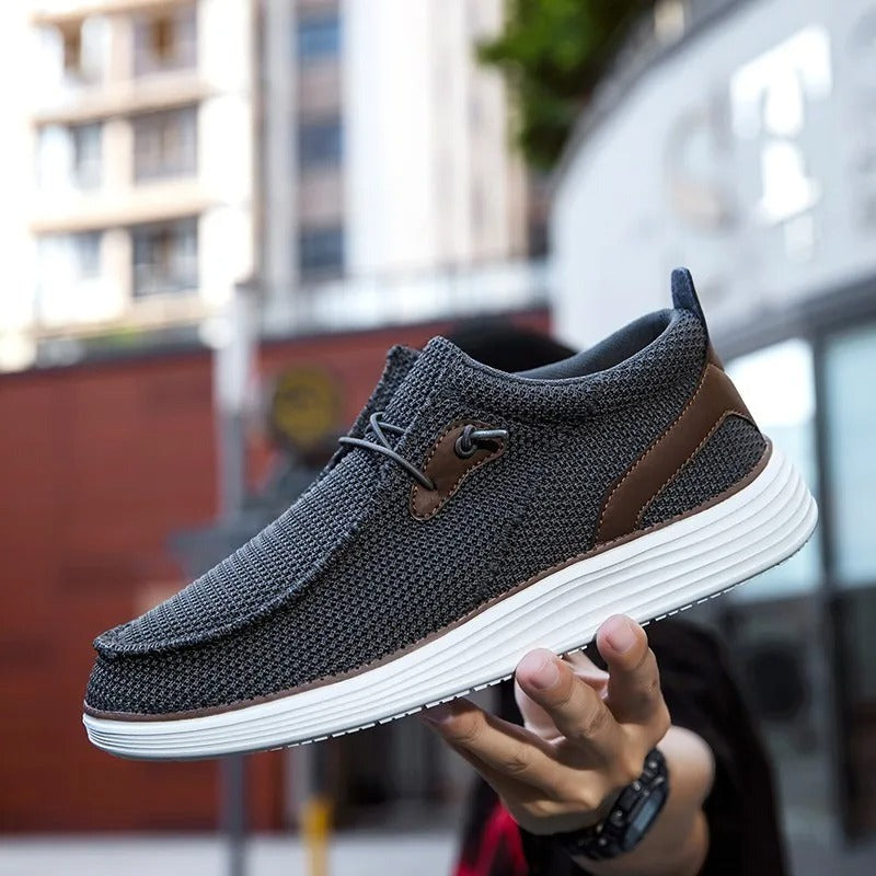 "Mocassins bateau homme élégants et confortables, tige respirante, design léger, couleur marine, style décontracté chic."