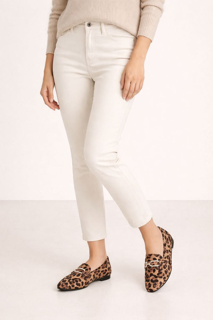 Mocassins femme confortables à bout rond pour un style décontracté urbain et élégant.