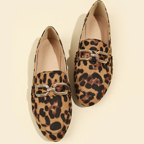 Chaussures mocassins femme élégantes et confortables, bout rond, semelle plate, idéales pour le quotidien urbain.