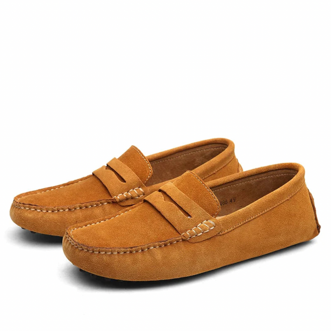 "Mocassins élégants pour hommes avec design italien, en cuir brun, intérieur doux pour confort optimal"