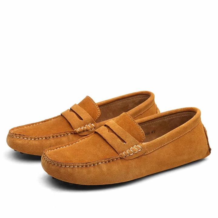 "Mocassins élégants pour hommes avec design italien, en cuir brun, intérieur doux pour confort optimal"