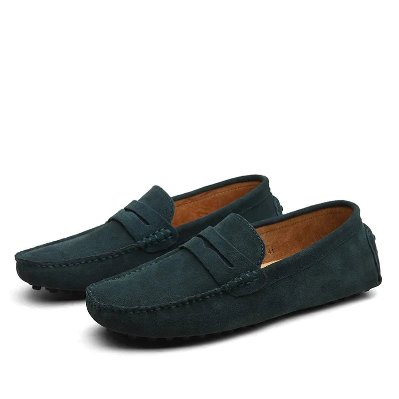 "Mocassins élégants pour hommes avec design italien, en cuir brun, intérieur doux pour confort optimal"