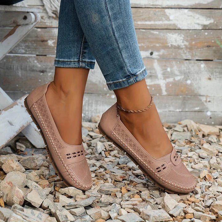 Mocassins confortables et élégants pour femmes, en cuir, offrant soutien, légèreté et style.