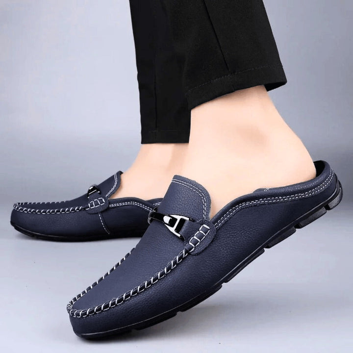 "Mocassins en cuir de vachette pour homme, couleur bleue, stylés et confortables avec semelle intérieure rembourrée."