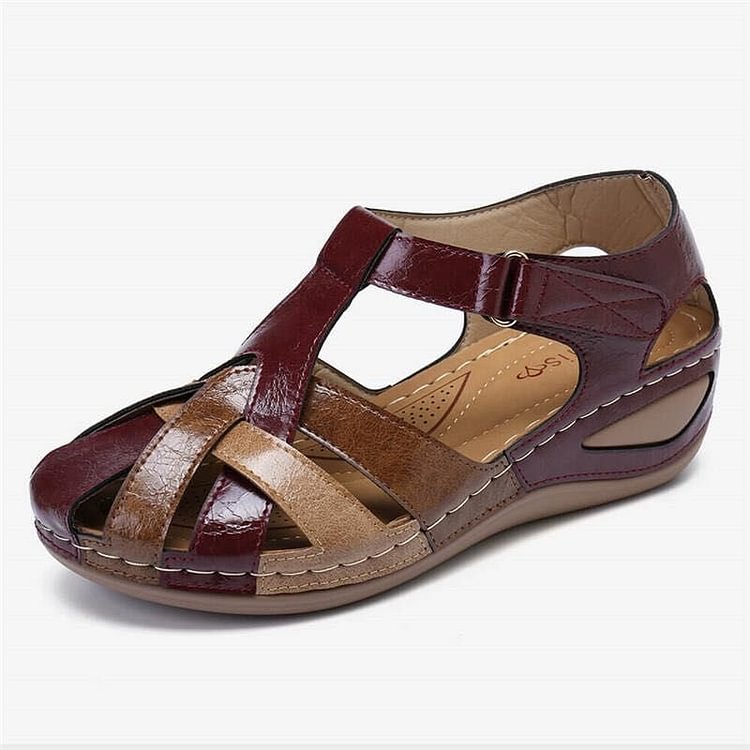 "Mocassins en cuir orthopédiques femme, vue de face, design élégant, confort optimal, couleur marron."