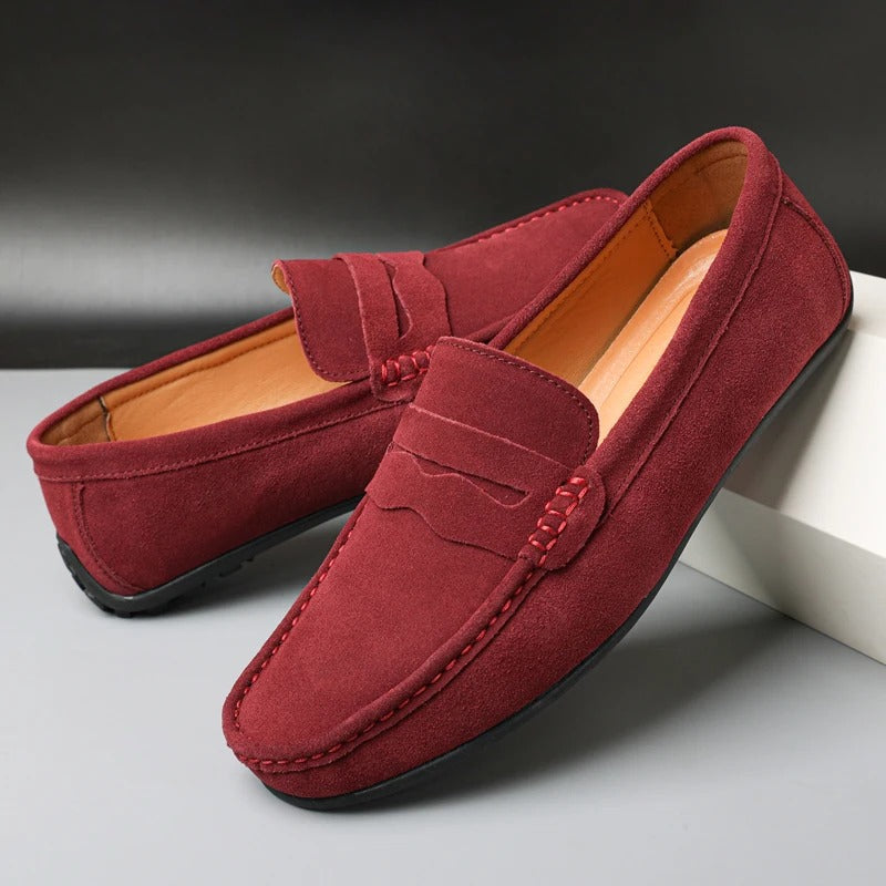 Mocassins en daim homme, confortables et élégants.  Design classique.