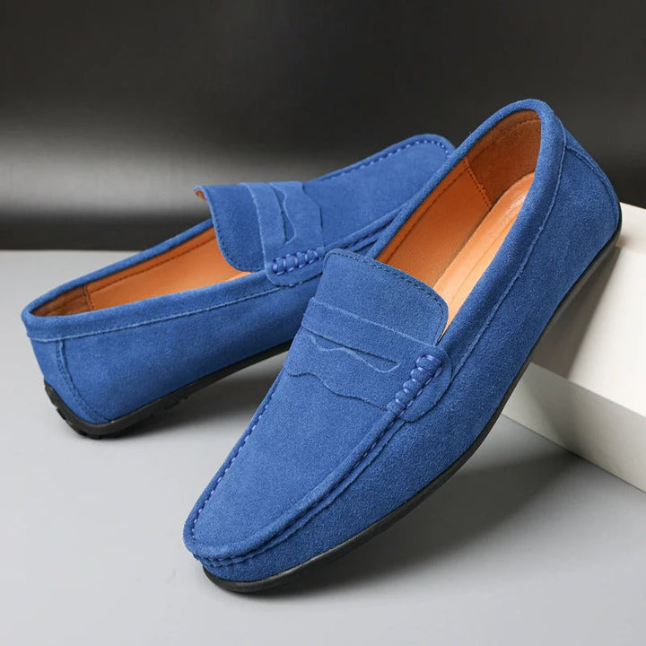 Mocassins en daim homme, confortables et élégants.  Design classique.