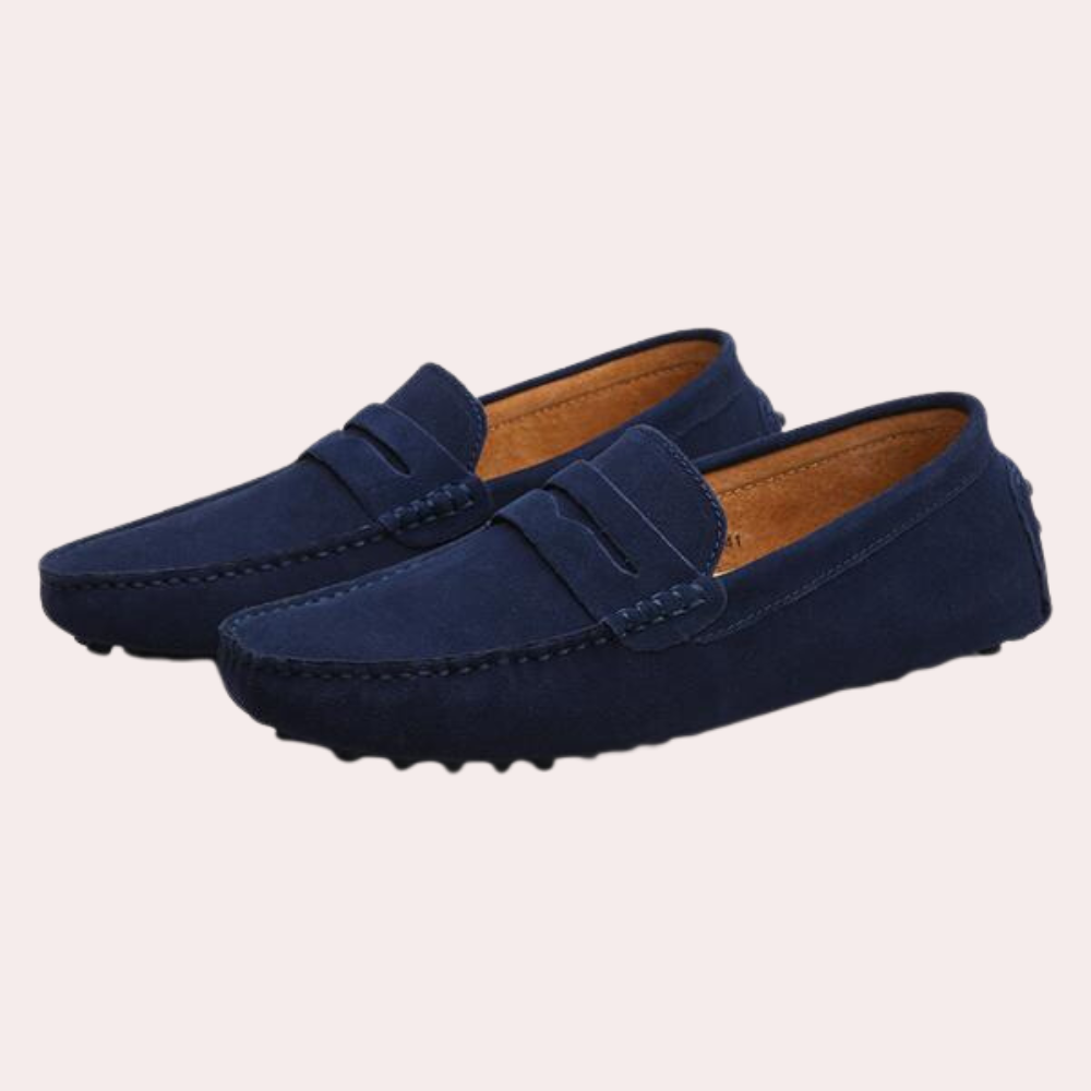 "Mocassins en daim pour hommes jaune, pompon contrastant, confort & style élégant."