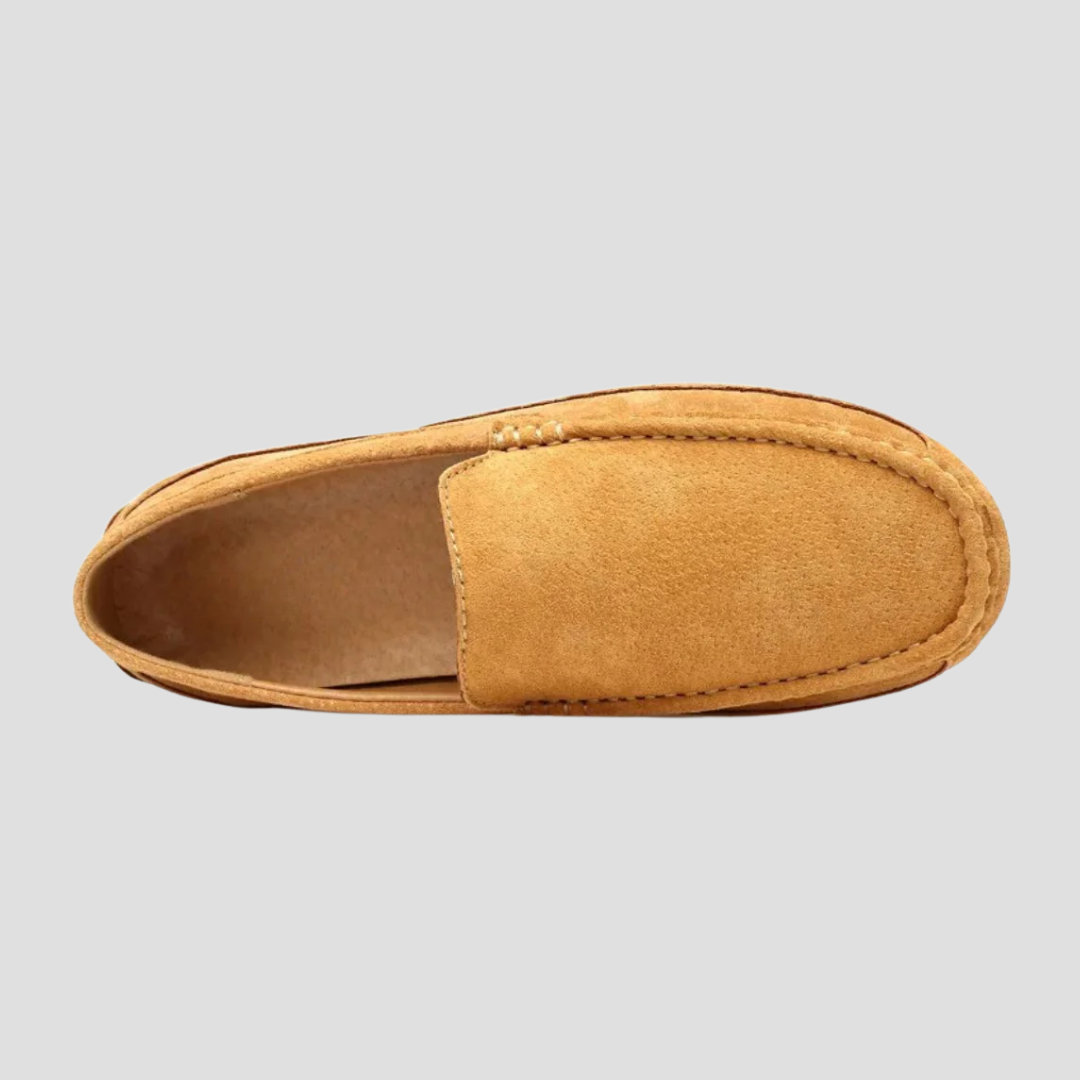 "Mocassins en daim souple pour homme, couleur naturelle, bout arrondi, semelle antidérapante pour style décontracté et chic"