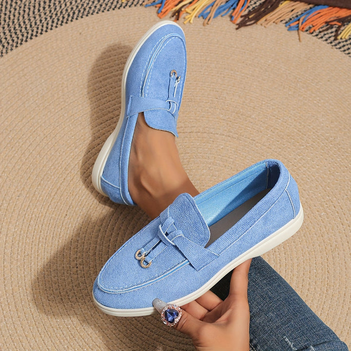"Mocassins épais femme, design minimaliste chic, respirants, semelle flexible, parfaits pour confort et style au quotidien."
