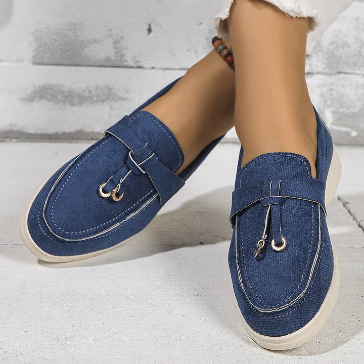 "Mocassins épais femme, design minimaliste chic, respirants, semelle flexible, parfaits pour confort et style au quotidien."