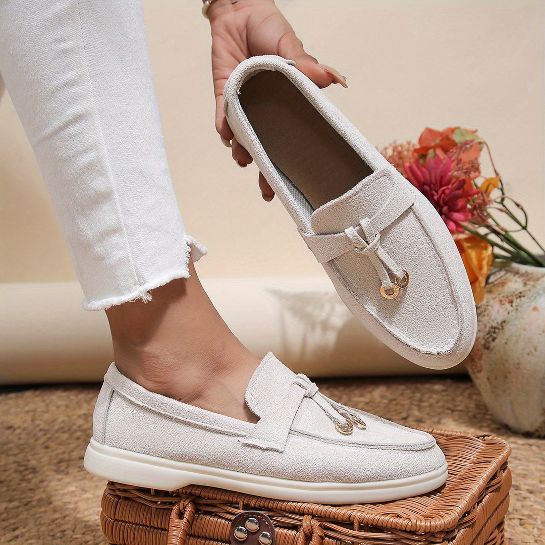 "Mocassins épais femme, design minimaliste chic, respirants, semelle flexible, parfaits pour confort et style au quotidien."