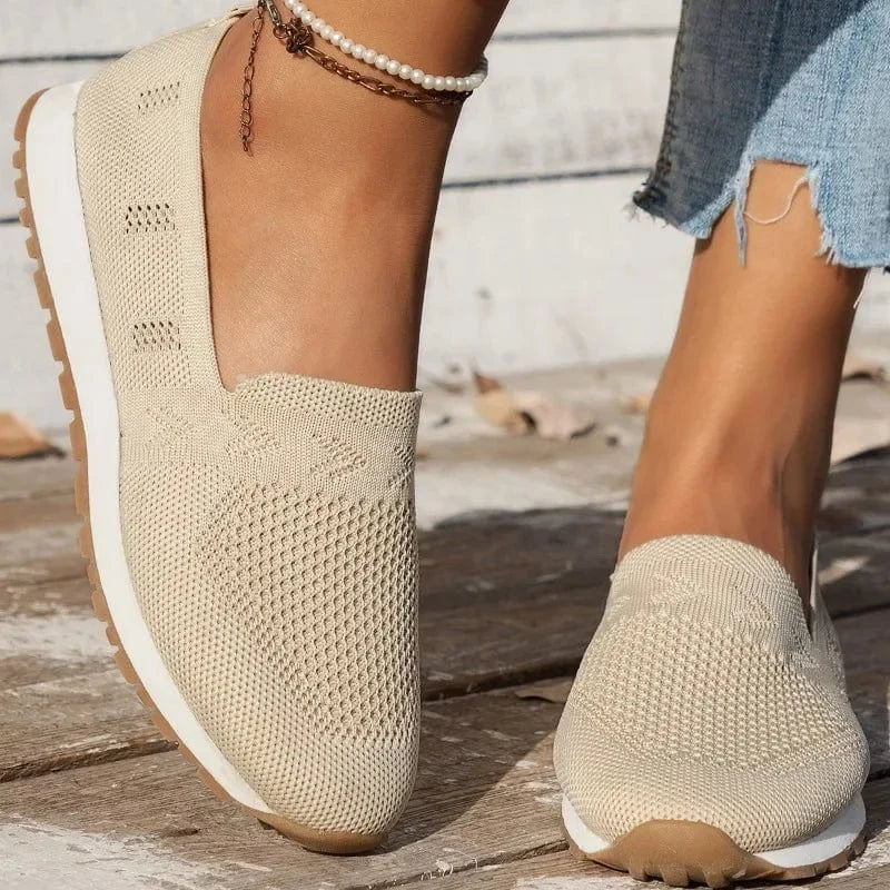 Mocassins femme confortables, élégants et légers.  Design épuré, semelle caoutchouc.