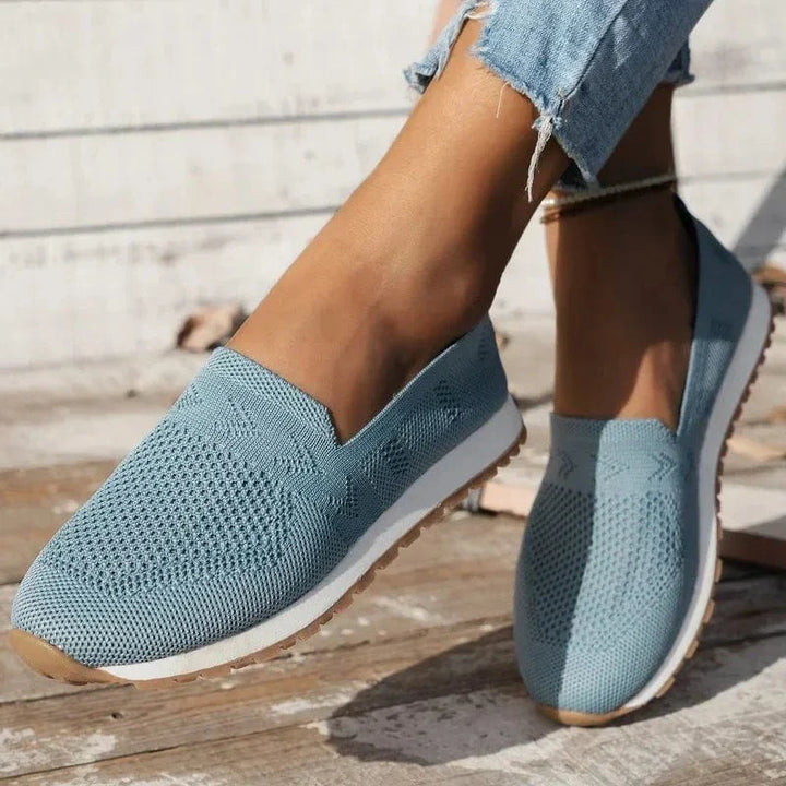 Mocassins femme confortables, élégants et légers.  Design épuré, semelle caoutchouc.
