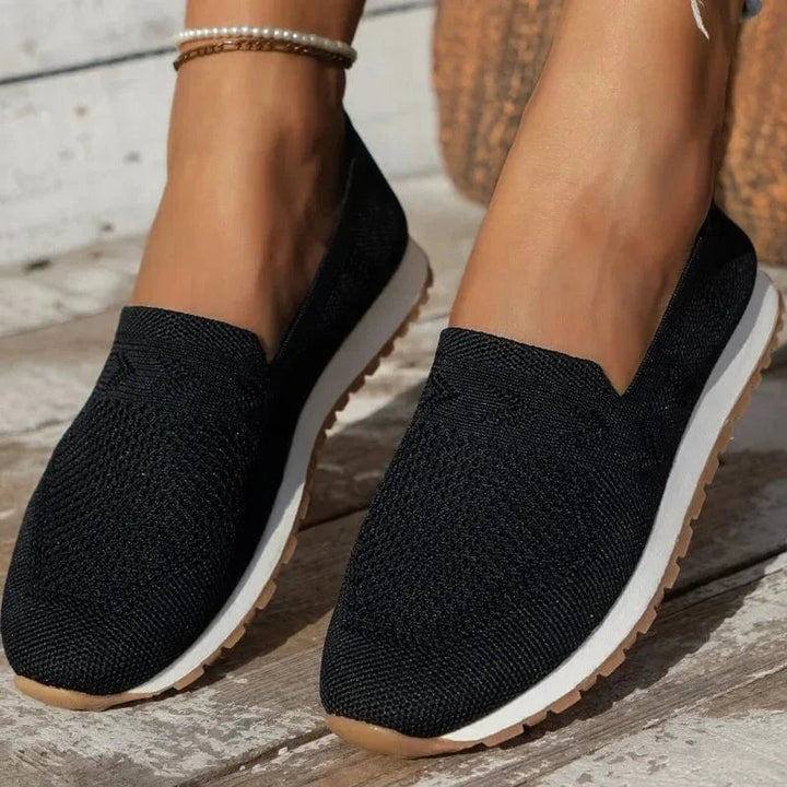 Mocassins femme confortables, élégants et légers.  Design épuré, semelle caoutchouc.
