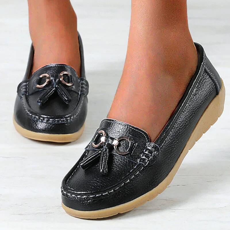 Mocassins femme en cuir, confort orthopédique.  Modèle élégant et polyvalent.