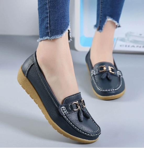 Mocassins femme en cuir, confort orthopédique.  Modèle élégant et polyvalent.