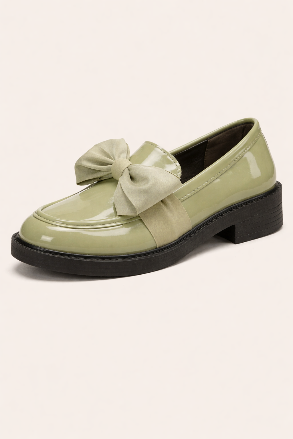 Mocassins plats pour femme avec nœud décoratif, style chic et décontracté, parfaits pour le confort quotidien.
