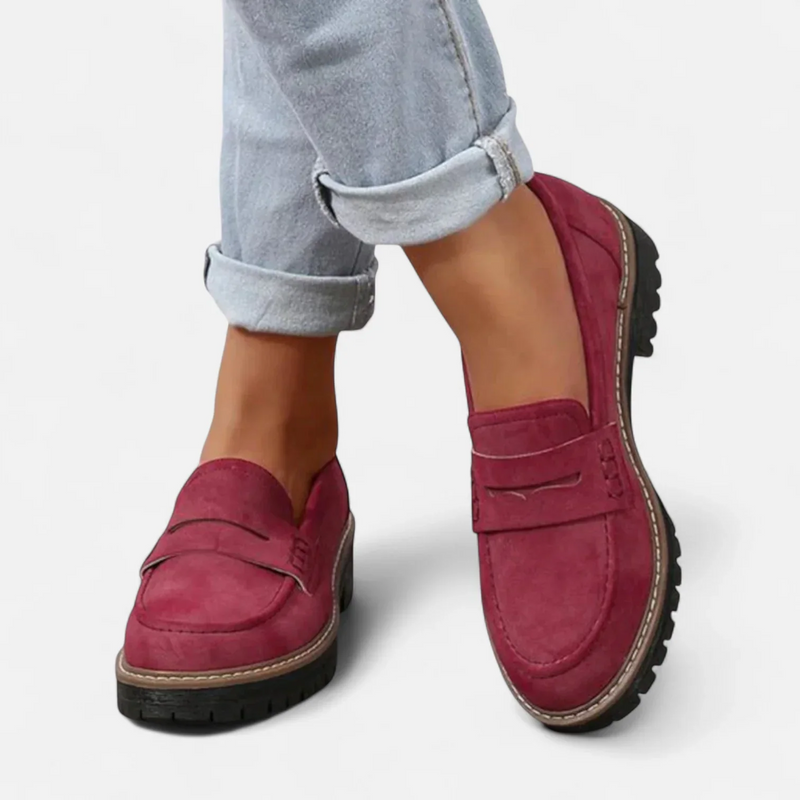 Mocassins femmes chics à semelle épaisse. Élégance et confort quotidien assurés. Idéaux pour la mode.