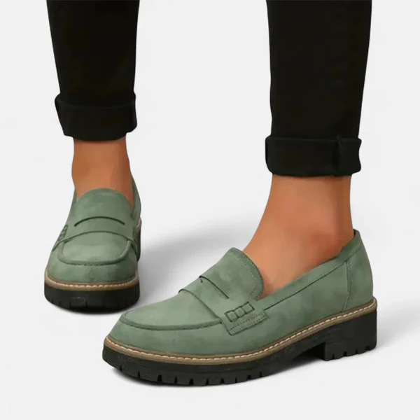 Chaussures mocassins femmes à semelle épaisse. Style mode, confort durable et polyvalence pour le quotidien.