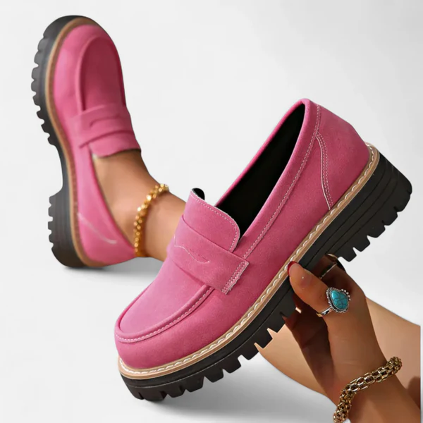 Mocassins femmes, chaussures à semelle épaisse pour un confort maximal. Élégance, durabilité et mode au quotidien.
