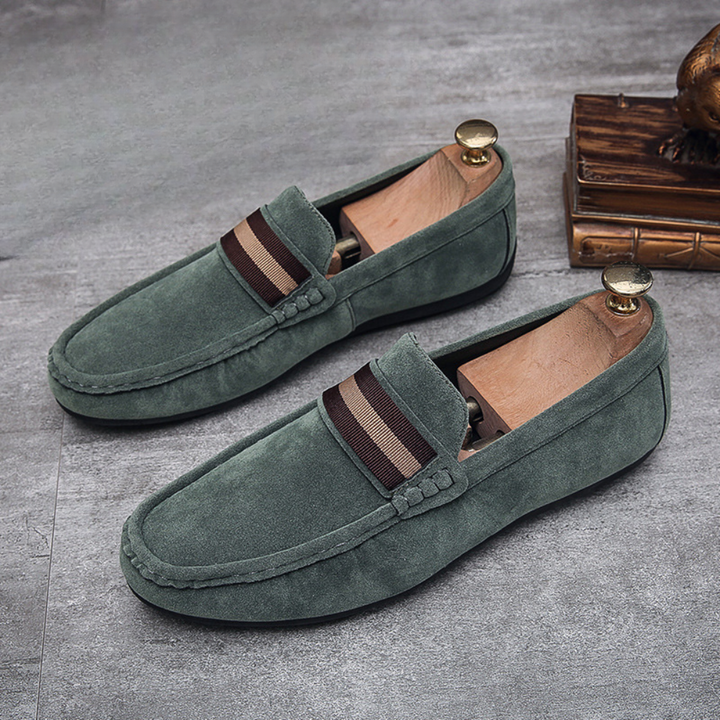 "Mocassins gris pour hommes, luxueux slip-on élégant, confortables et stylés, parfaits pour toutes les occasions"